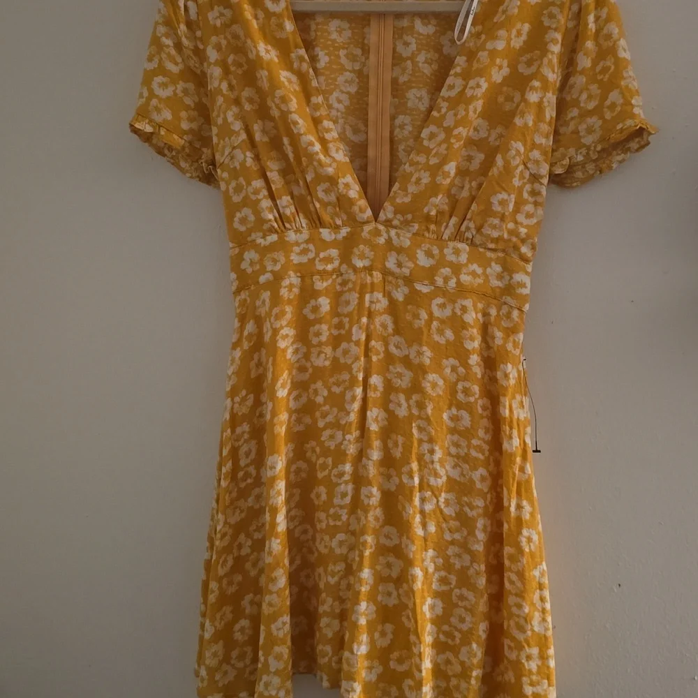 Lulu's Yellow Floral Mini Dress - Picture 6 of 9
